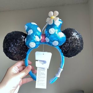 SOLD Disney Parks Ears